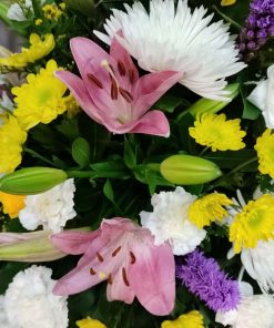 Centro de flores naturales para tanatorios precios